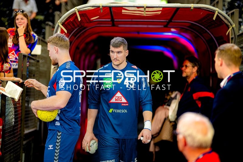 Spieler betritt Spielfeld Halil Jaganjac (45;Rhein Neckar Löwen)