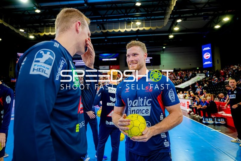 Warmup mit Buric  Benjamin (0;SG Flensburg Handewitt)