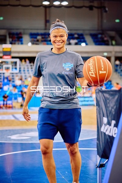 Aufwärmen Serena Benavente Serena Benavente (991;MLP Academics Heidelberg)