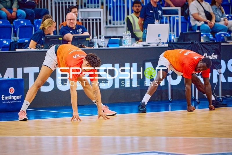 Aufwärmen NINERS Chemnitz Jonas Richter (7;Niners Chemnitz), DeAndre Lansdowne (9;Niners Chemnitz)