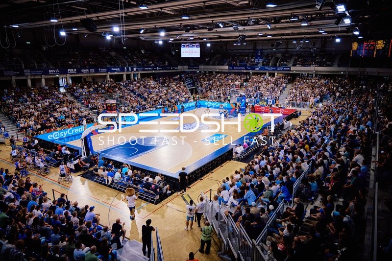 Basketball Spielszene Playoff Viertelfinale MLP Academics Heidelberg – NINERS Chemnitz. Ausverkaufter SNP Dome Heidelberg I 20.05.2025