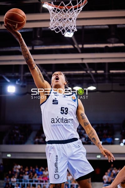 Layup Kevin Yebo (53;Niners Chemnitz)