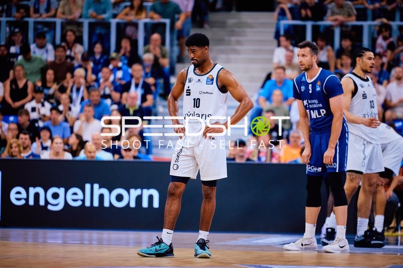 Spielunterbrechung mit Olivier Nkamhoua (13;Niners Chemnitz)