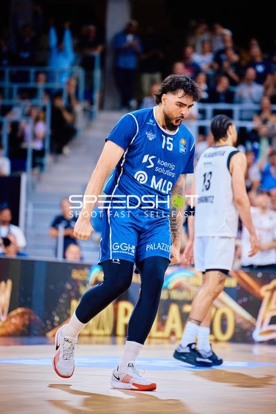 Jubel Marcel Keßen (15;MLP Academics Heidelberg) nach Korb