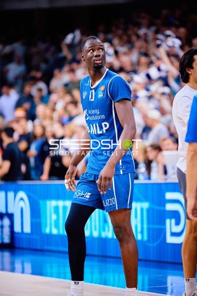 Bakary Dibba (10;MLP Academics Heidelberg)