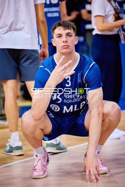 Pose und Nummernerkennung Andrew O’Brien (3;MLP Academics Heidelberg)