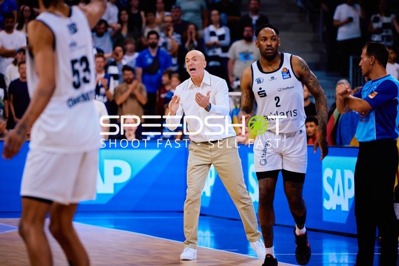 Coaching mit Rodrigo Pastore (99;Niners Chemnitz) und Jeffery Garrett (2;Niners Chemnitz)