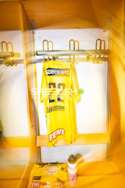 Trikot von {45_ShirtNumber_22} hängt