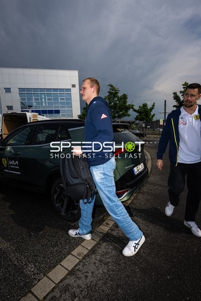 Trainer Rhein Neckar Löwen bei Ankunft