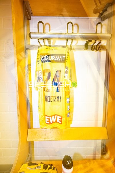 Trikot von  in Umkleide