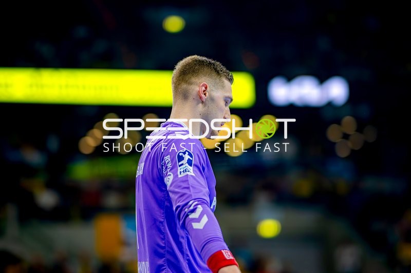 Torwart Dominik Kuzmanovic (1;VfL Gummersbach) in Aktion