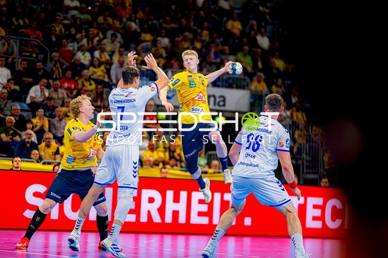 Wurf aufs Tor Jon Lindenchrone Andersen (42;Rhein Neckar Löwen) Handball