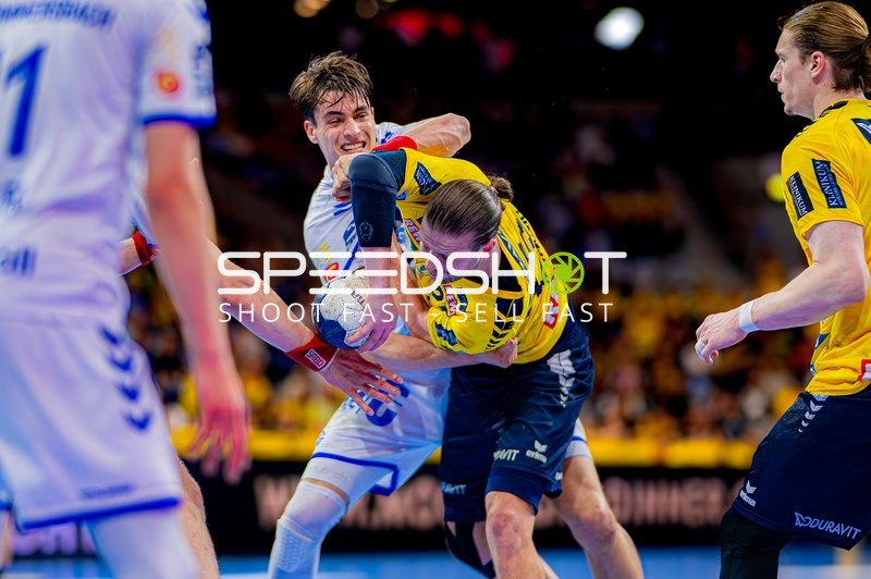 Wurf von Juri Knorr (10;Rhein Neckar Löwen) in Halbzeit