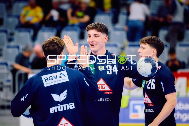 Spieleraktion Valentin Willner (34;Rhein Neckar Löwen) und Niklas Michalski (26;Rhein Neckar Löwen)