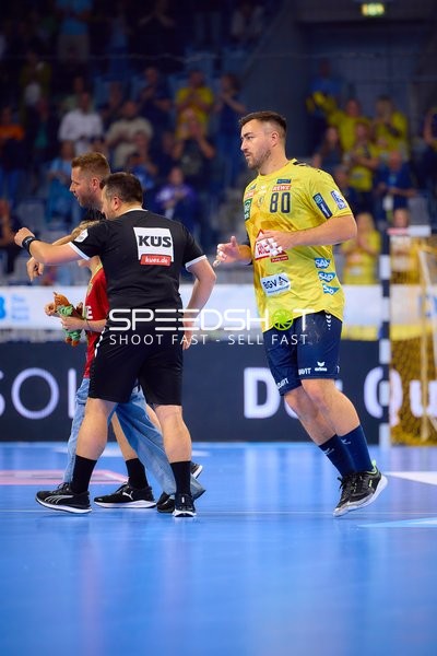 Jannik Kohlbacher (80, Rhein Neckar Löwen) läuft