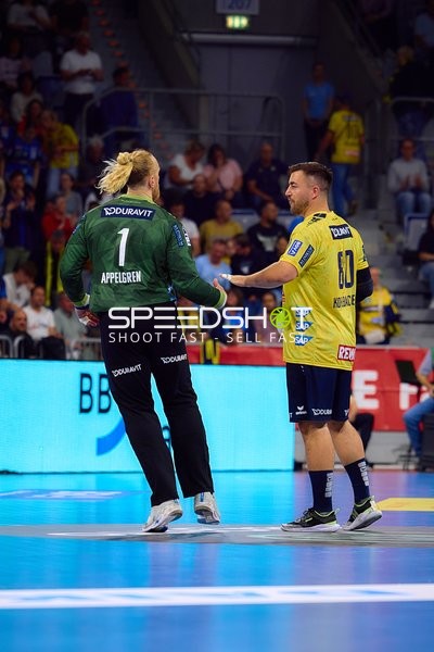 Handball I Herren I Jannik Kohlbacher (80;Rhein Neckar Löwen) und Mikael Appelgren (1;Rhein Neckar Löwen) I Halbzeit