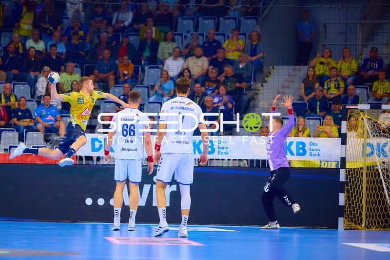 Wurf aufs Tor Robert Timmermeister (7;Rhein Neckar Löwen) Handball
