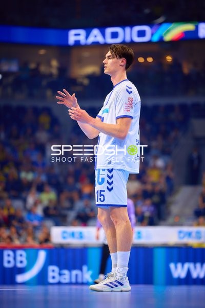 Spieler Miro Schluroff (15;VfL Gummersbach) bereit