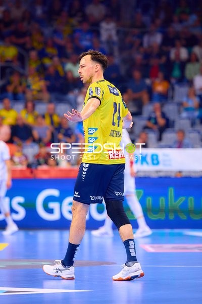 Wehrt Ball ab {TeamID_24}