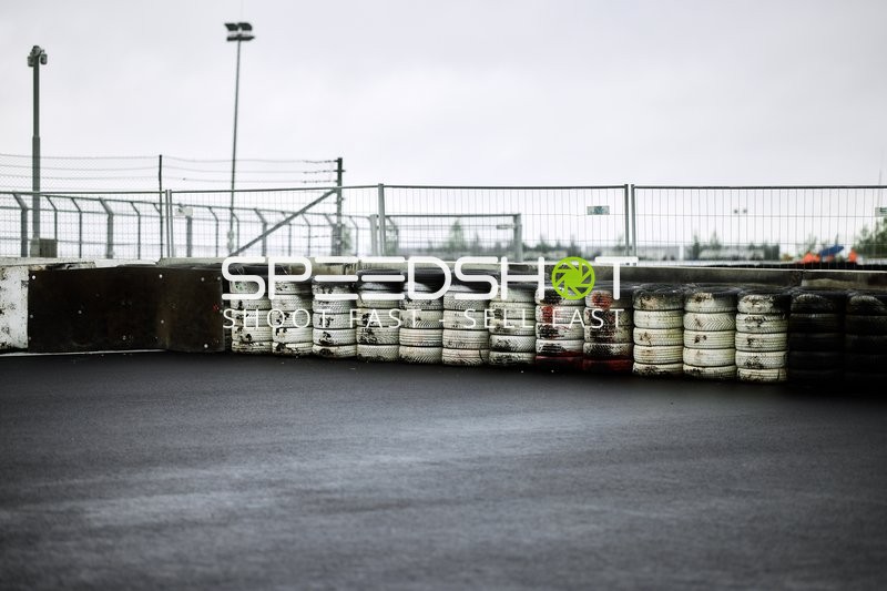 Reifenstapel am Streckenrand