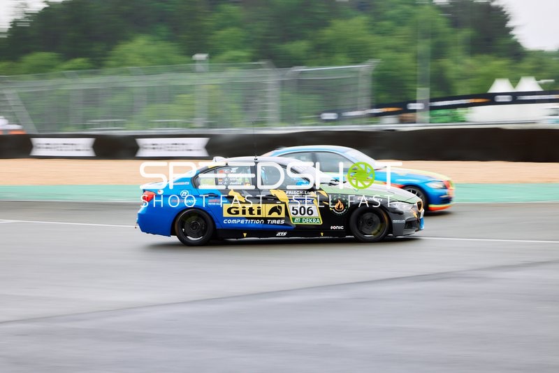 Fahrzeug GITI TIRE MOTORSPORT BY WS RACING (506): Chengqi Wu, Jack James, Jan Ullrich, Liu Kainian auf der Strecke