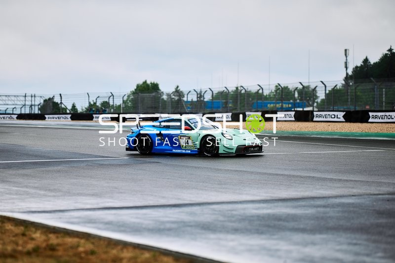 Fahrzeug Falken Motorsports (44): Dennis Marschall, Dorian Boccolacci, Nico Menzel auf nasser Strecke