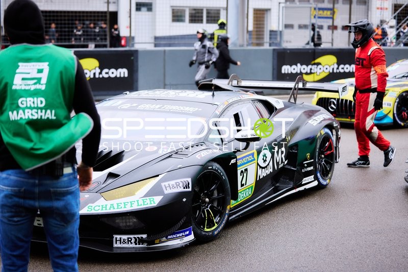 Fahrzeug RED BULL TEAM ABT (27): Christian Engelhart, Daniel Juncadella, Marco Mapelli in Boxengasse