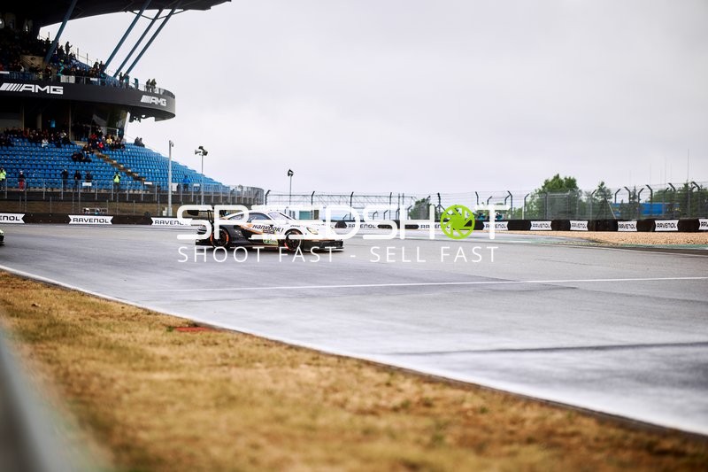 Hankook Competition (55): Jongkyum Kim, Marco Holzer, Roelof Bruins, Steven Cho auf nasser Strecke