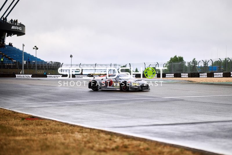 équipe vitesse GmbH (50): Arno Klasen, Eric Ullström, Lorenzo Rocco di Torrepadula, Michael Heimrich auf nasser Strecke