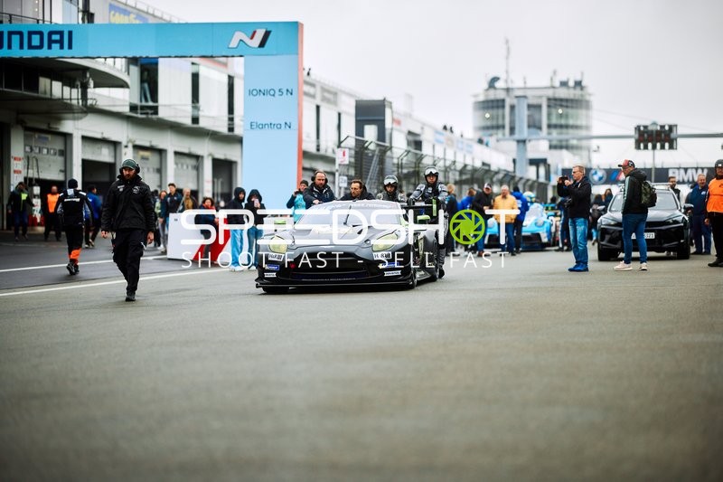 Boxengassen-Aktion PROsport Racing GmbH (37): Nico Bastian, Steven Palette