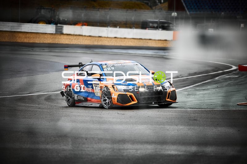 Fahrzeug Goroyan RT by Sharky Racing (777): Artur Goroyan, Danny Brink, Kvitka Oleg, Roman Mavlanov auf nasser Strecke