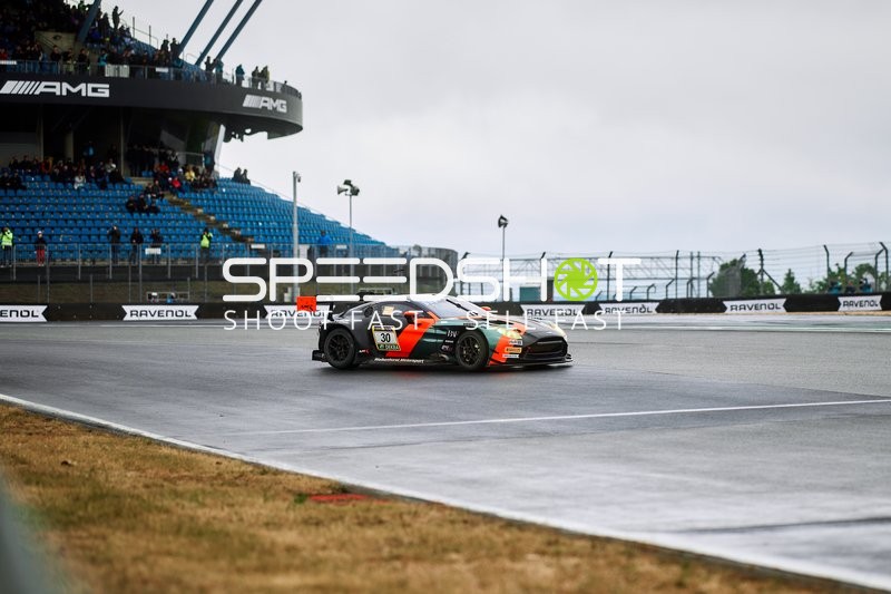 Fahrzeug Walkenhorst Motorsport (30): Christian Bollrath, Henry Walkenhorst auf nasser Strecke