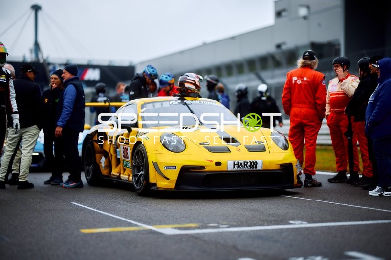 Fahrzeug 906; Mühlner Motorsport in Box