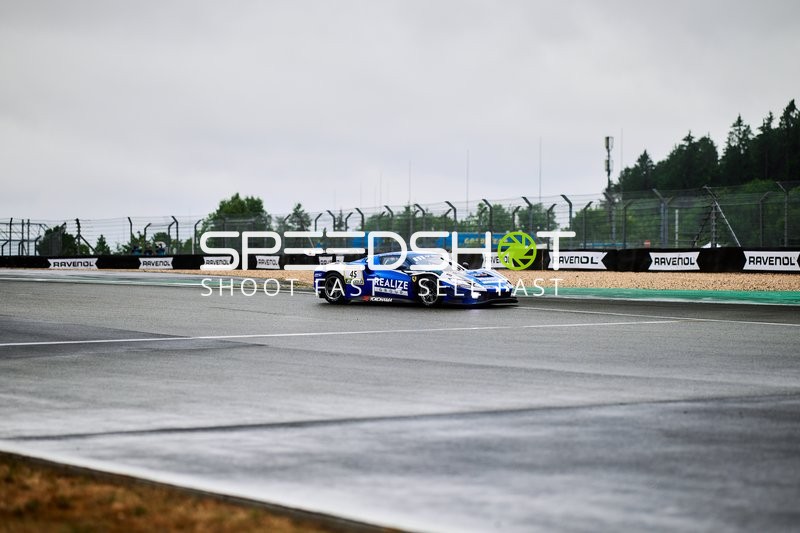 REALIZE KONDO RACING with Rinaldi (45): Axcil Jefferies, David Perel, Felipe Fernandez Laser, Thomas Neubauer auf nasser Strecke