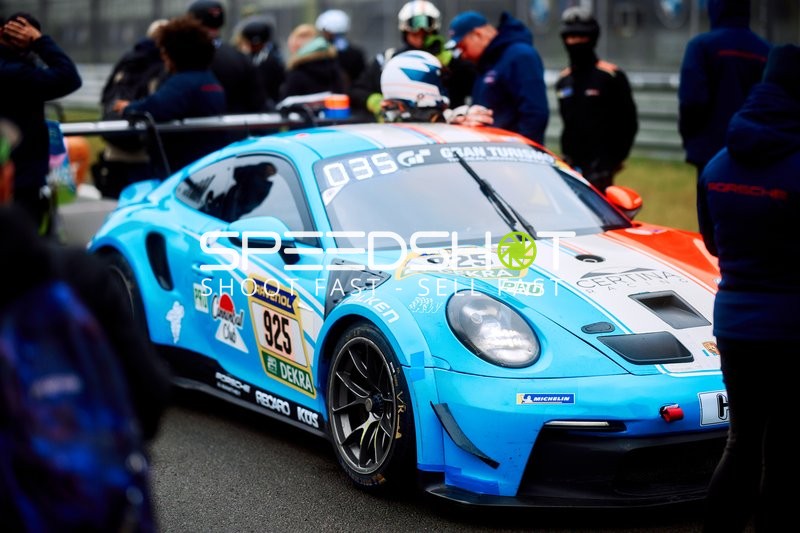 925, Hofor Racing by Bonk Motorsport in Box