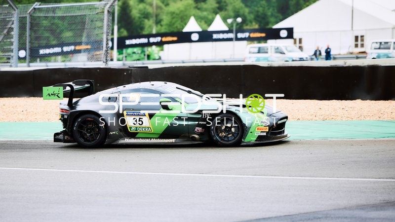 35; Walkenhorst Motorsport auf der Rennstrecke