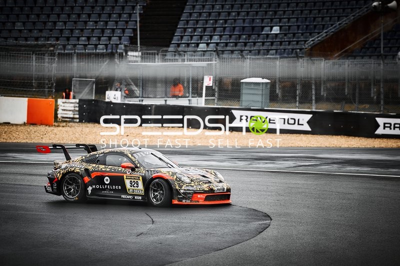 929; Mühlner Motorsport auf nasser Strecke