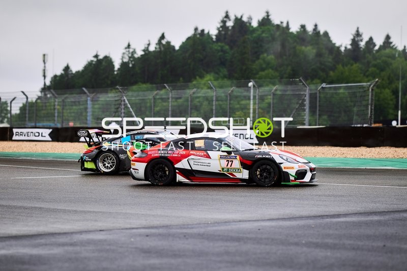 Duell auf nasser Strecke