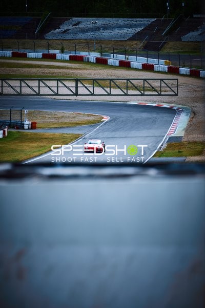 Fahrzeug Adrenalin Motorsport Team Mainhattan Wheels (650): Adrian Rziczny, Kevin Wambach, Sven Markert auf Strecke