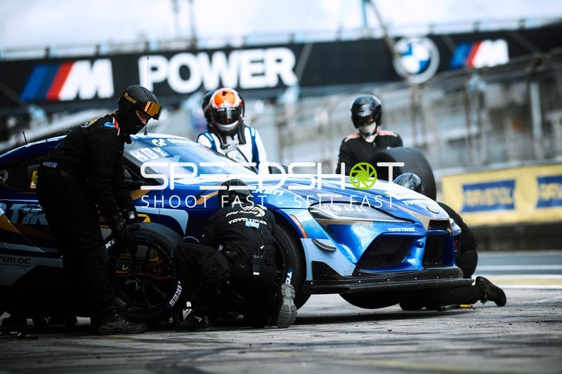 Boxenstopp Toyo Tires with Ring Racing (160): Giuliano Alesi, Kazuto Kotaka, Miki Koyama, Yuichi Nakayama
