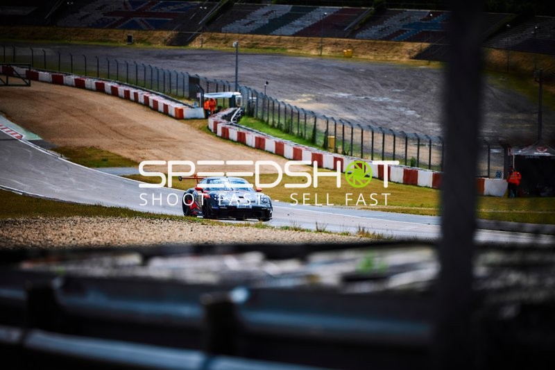 Fahrzeug Mühlner Motorsport (921): Arne Hoffmeister, David Jahn, Tim Scheerbarth auf Rennstrecke