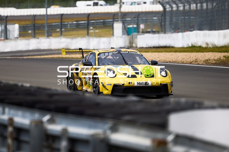 Fahrzeug 906; Mühlner Motorsport auf Rennstrecke