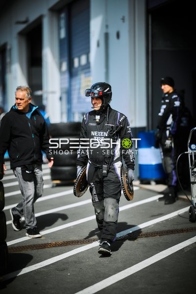 Mechaniker in Boxengasse