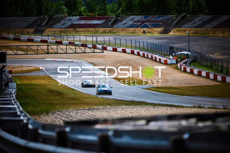 Fahrzeuge auf der Rennstrecke