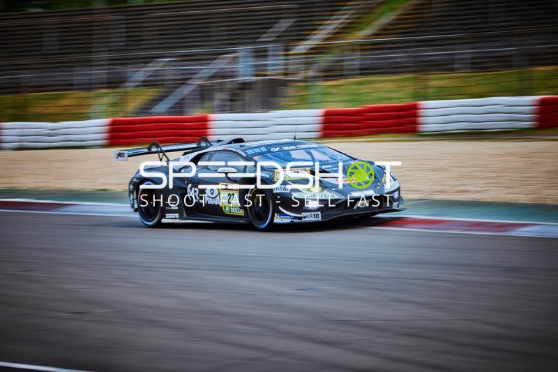 RED BULL TEAM ABT (27): Christian Engelhart, Daniel Juncadella, Marco Mapelli fährt Kurve