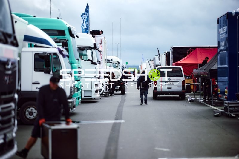 Boxengasse am Nürburgring