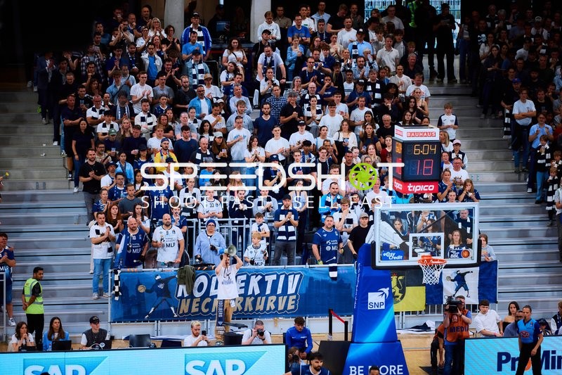 Jubel in der Heimkurve