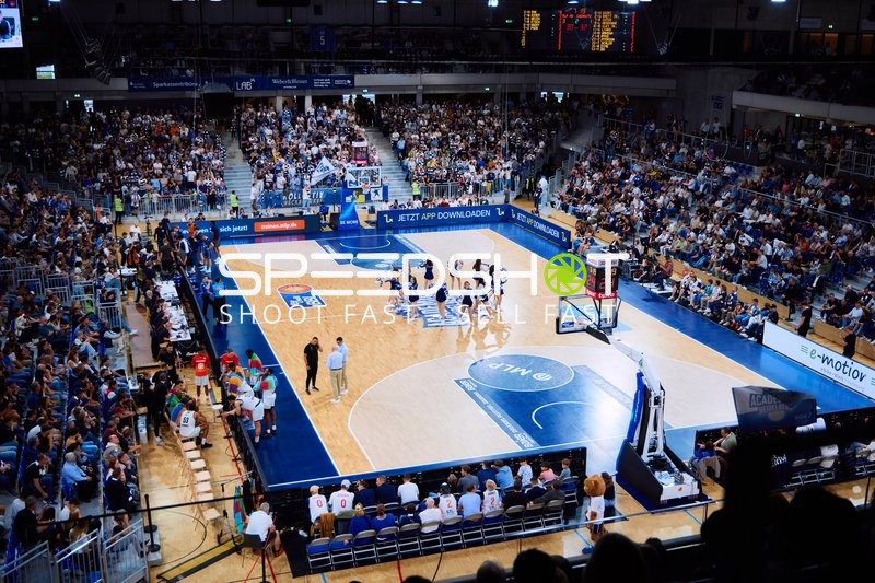 Teams sammeln sich zur Besprechung