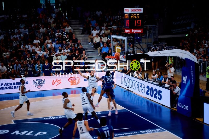 Korbleger im Playoff-Spiel