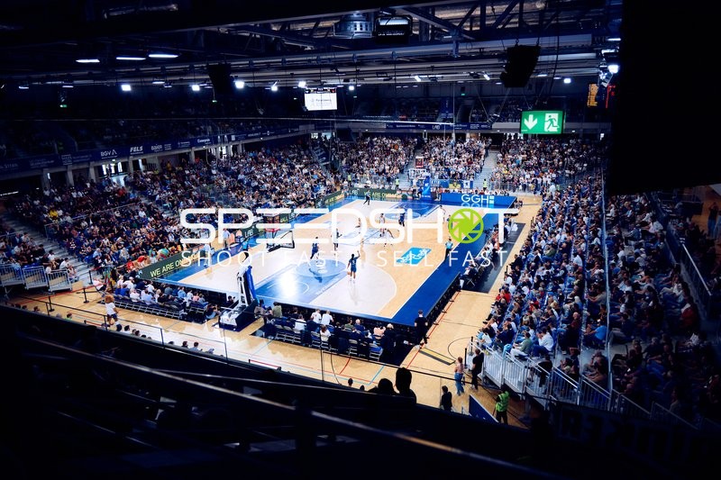Volle Arena bei Playoff-Spiel